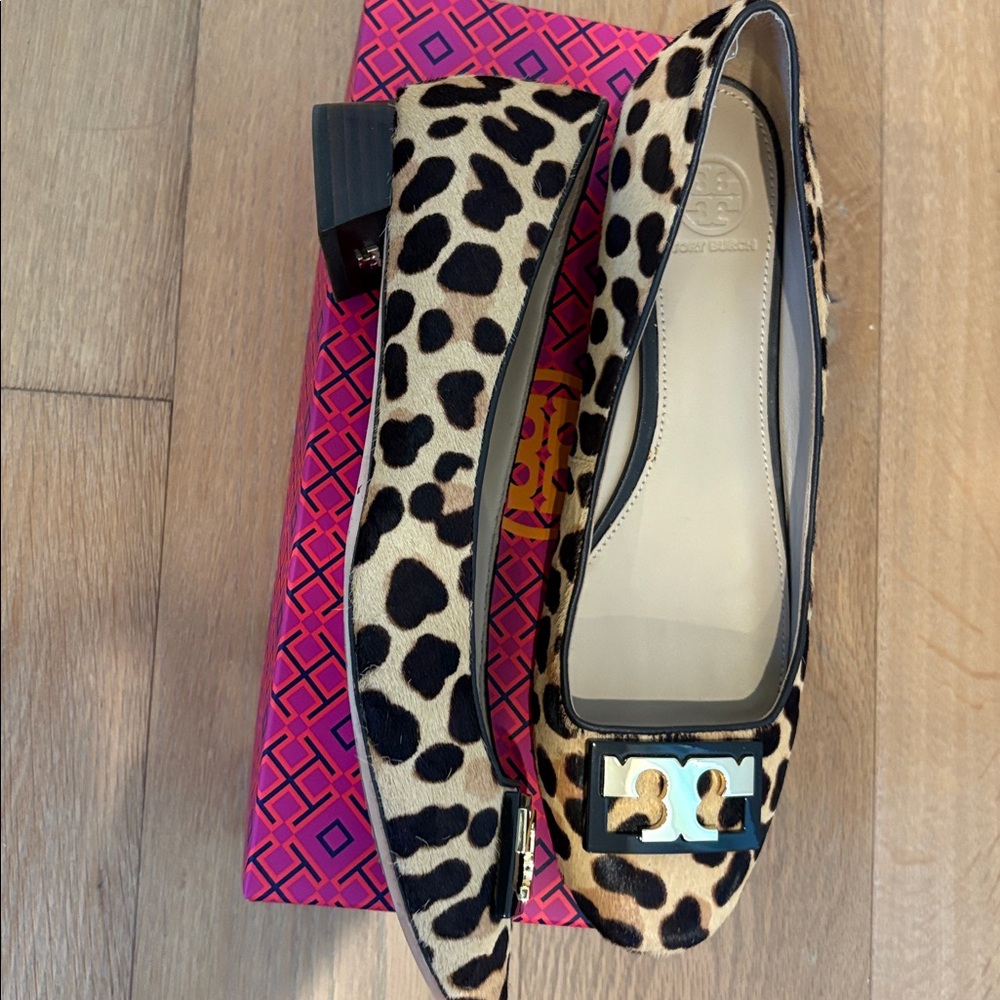 Tory Burch Gigi Flat Leopard Print Haircalf Low Heel Size 11